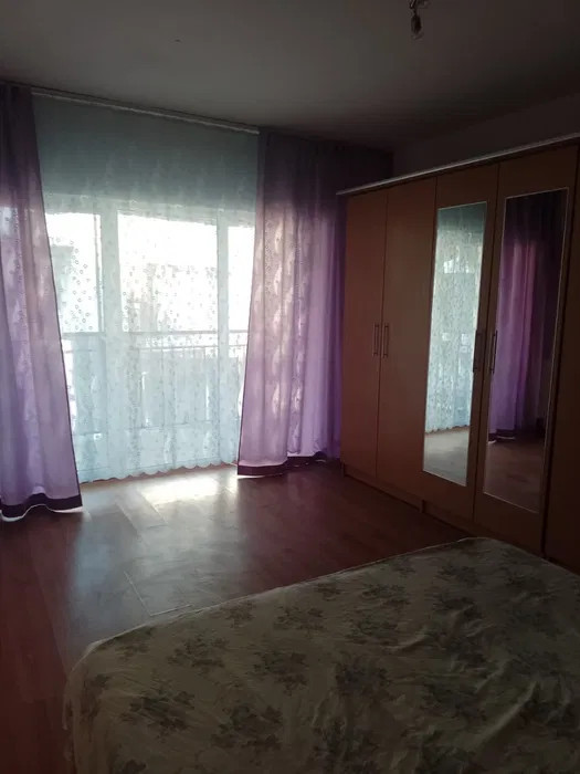 Apartament de 2 camere, 68 mp , Zona Razoare