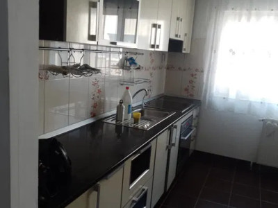 Apartament de 2 camere, 68 mp , Zona Razoare