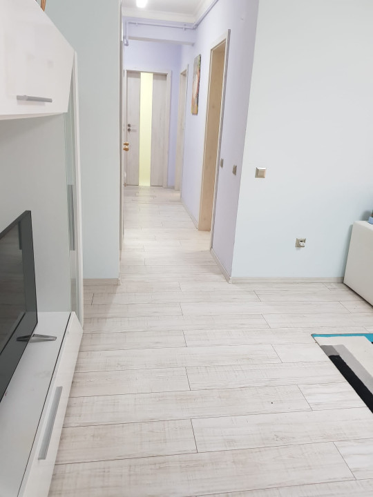 Apartament de 3 camere, 67 mp, zona Stejarului