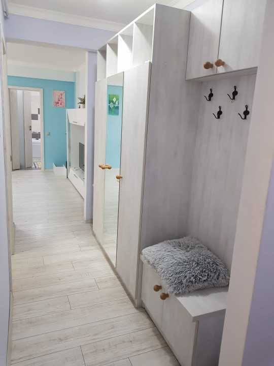 Apartament de 3 camere, 67 mp, zona Stejarului