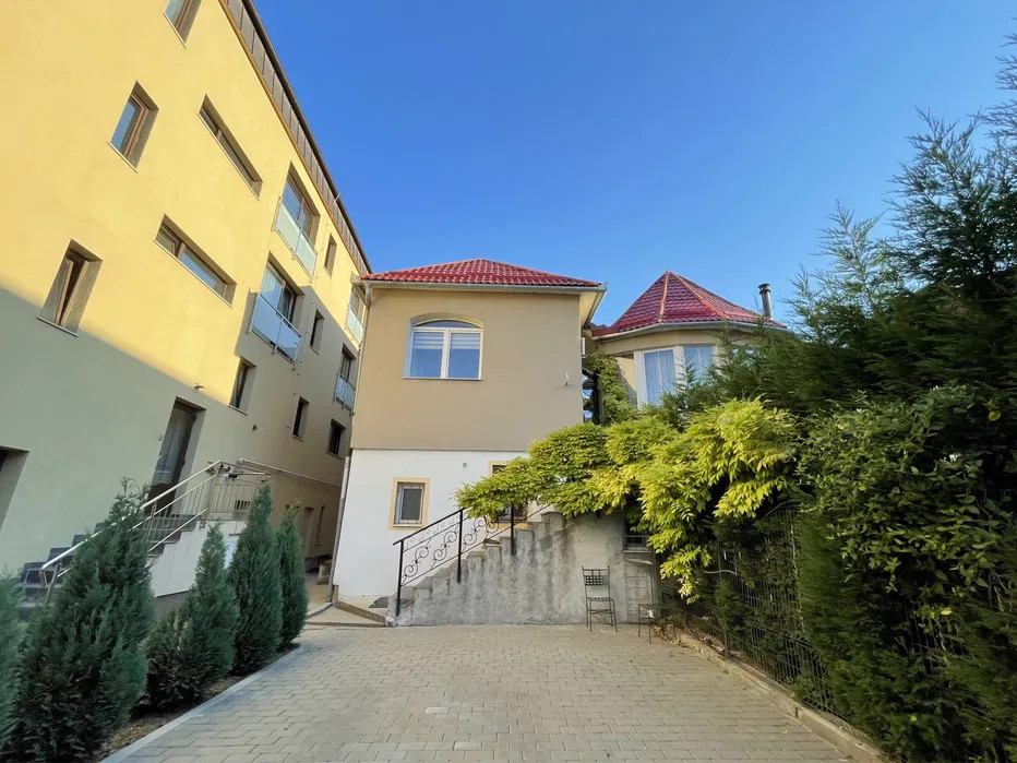 Apartament la casă în zona Parcul Central