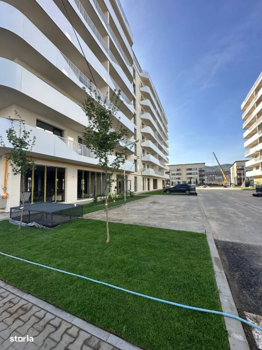 Apartament de 3 camere, 57 mp ,terasa de 23 mp , zona Eroilor