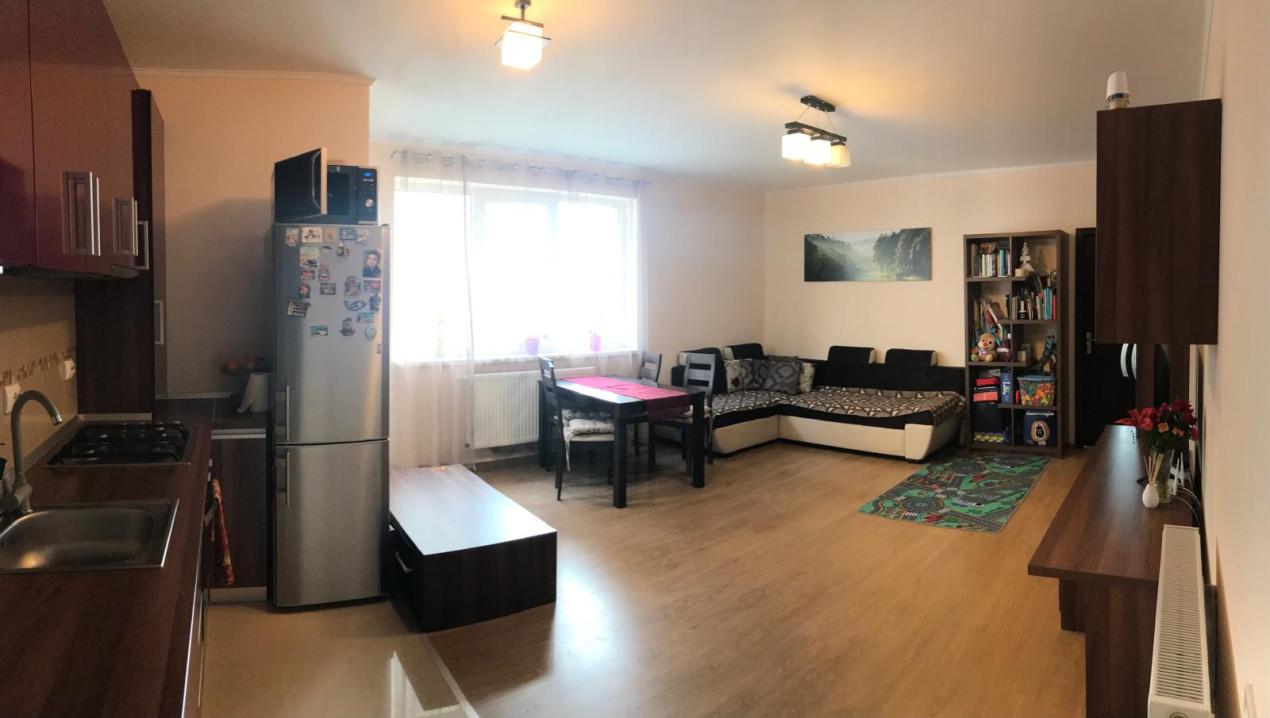 Apartament de 3 camere, 63 mp, balcon, langa Vivo