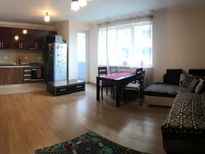 Apartament de 3 camere, 63 mp, balcon, langa Vivo