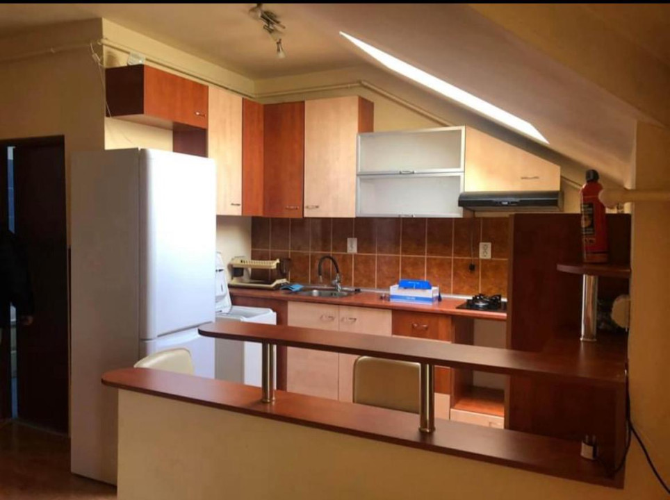 Oferim spre vanzare apartament 2 camere Zona Petrom Calea Baciului