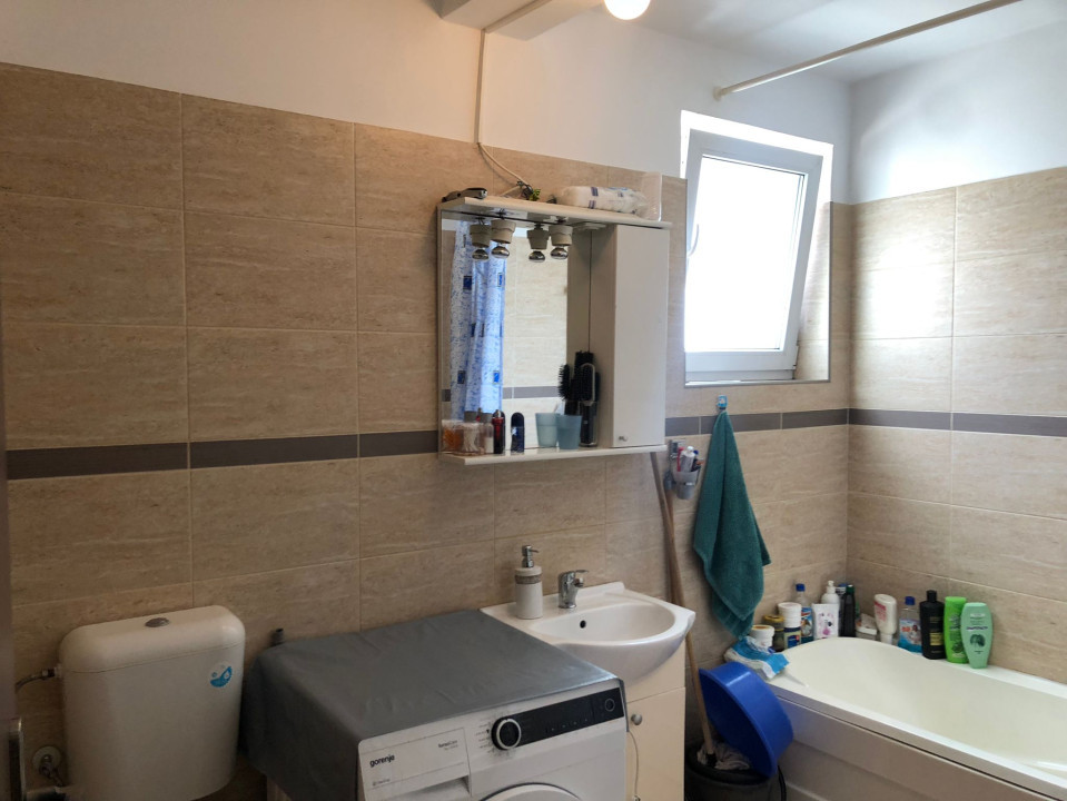 Apartament de 2 camere, 50 mp,+ 5 mp balcon, in zona Porii