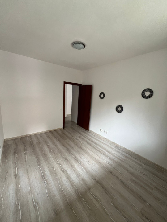 Bling imobiliare ofera spre vanzare apartament de 2 camere , zona Vivo