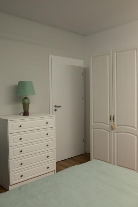 Apartament de 2 camere, ultrafinisat, 57mp, parcare, zona Vivo