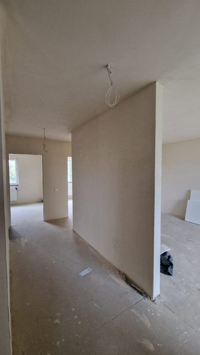 Apartament 3 camere, semidecomandat, 87 MP, zona facultatii de Mecanica  