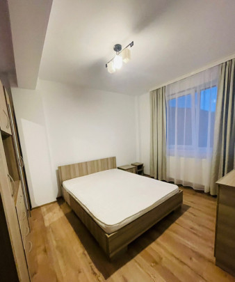 Apartament cu 2 camere decomandate finisat/mobilat zona Vivo 