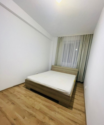 Apartament cu 2 camere decomandate finisat/mobilat zona Vivo 