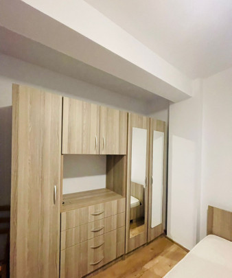 Apartament cu 2 camere decomandate finisat/mobilat zona Vivo 