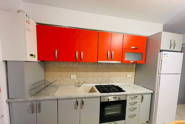 Apartament cu 2 camere decomandate finisat/mobilat zona Vivo 