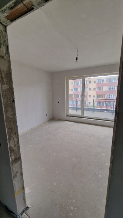 Apartament 3 camere, semidecomandat, 82 MP, zona facultatii de Mecanica  