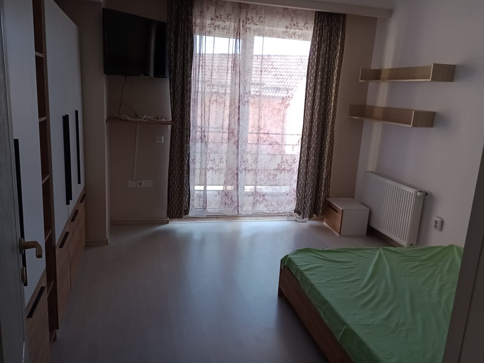 APARTAMENT DECOMANDAT CU 3 CAMERE