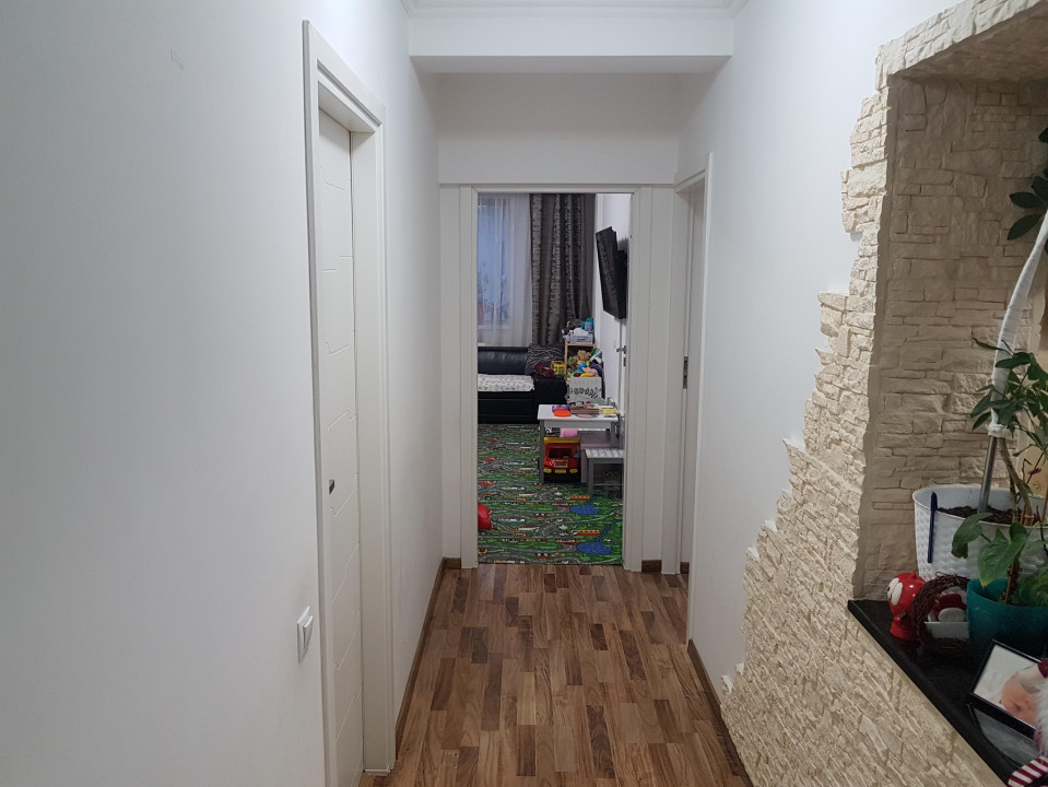 Apartament de 3 camere, 60 mp,  zona Teilor, loc de parcare inclus