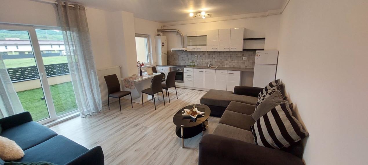 Apartament de 2 camere, 49 mp, terasa de 50 mp, loc de parcare