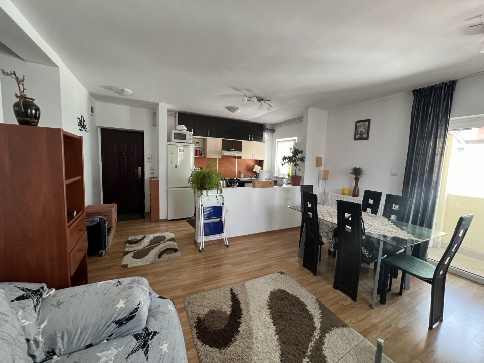 Apartament de 3 camere, 69 mp, 2 bai, 2 balcoane, zona Muzeul Apei