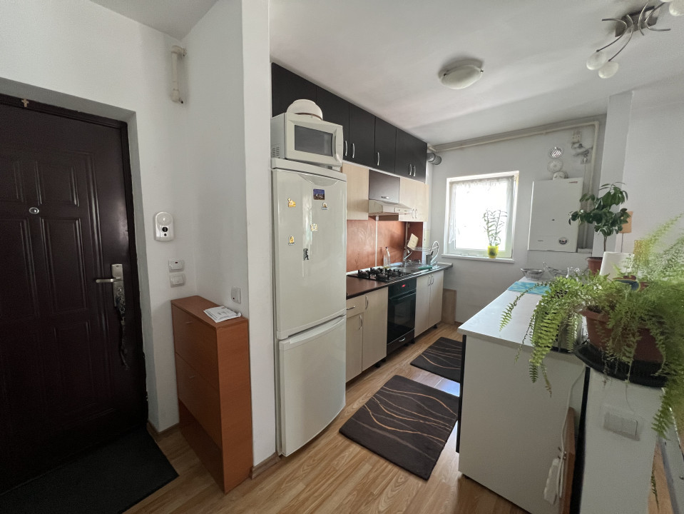 Apartament de 3 camere, 69 mp, 2 bai, 2 balcoane, zona Muzeul Apei