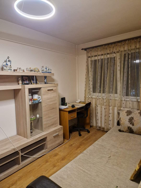 Apartament 3 camere, 2 nivele, 79 MP, zona Plopilor, Floresti 