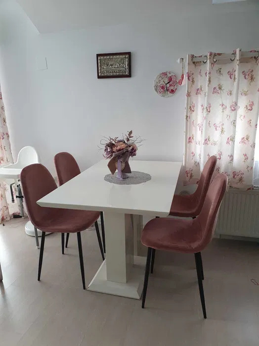 Apartament cu 2 camere, 56 mp, parcare, zona Florilor