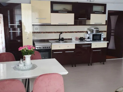 Apartament cu 2 camere, 56 mp, parcare, zona Florilor