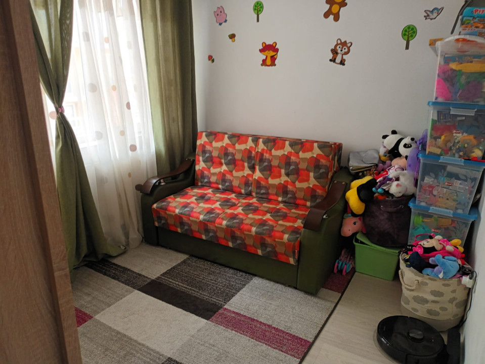 Apartament cu 3 camere, 62 mp, balcon, parcare, etajul 1, zona Eroilor