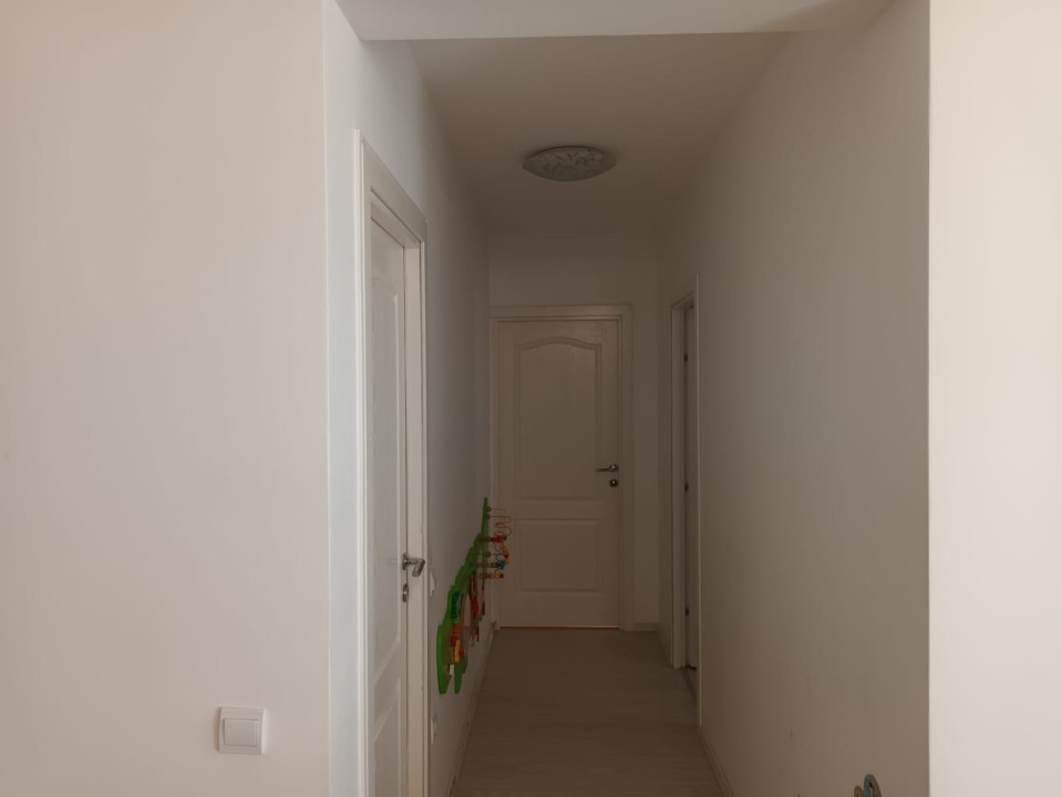 Apartament cu 3 camere, 62 mp, balcon, parcare, etajul 1, zona Eroilor