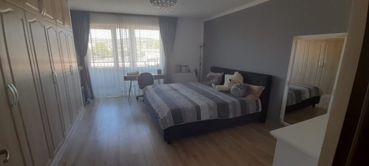 apartament cu  3camere,2 bai si parcare subterana.zona semicentrala