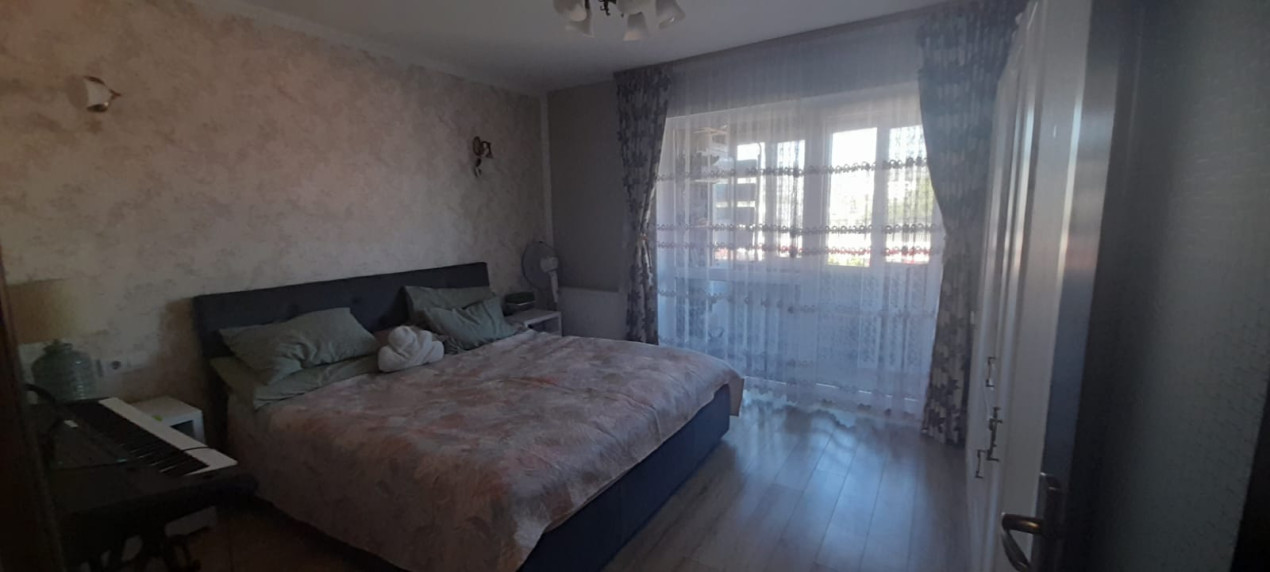 apartament cu  3camere,2 bai si parcare subterana.zona semicentrala