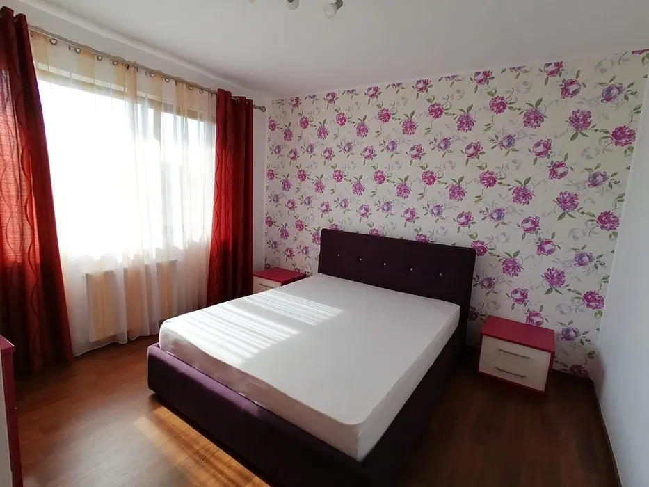 Apartament cu 3 camere, 68 mp, balcon, etajul 1, zona Urusagului