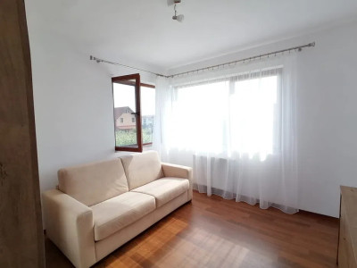 Apartament cu 3 camere, 68 mp, balcon, etajul 1, zona Urusagului