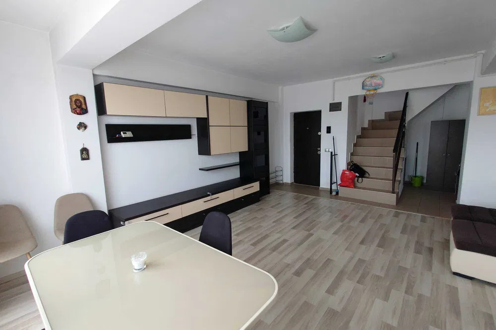 Apartament 4 camere Floresti , 121 mp , zona Teilor 