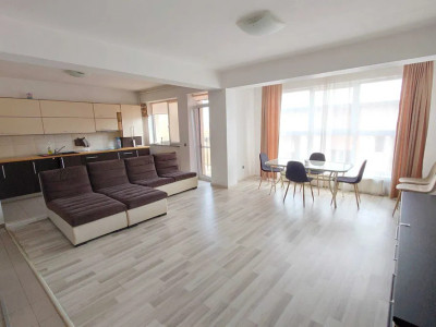 Apartament 4 camere Floresti , 121 mp , zona Teilor 