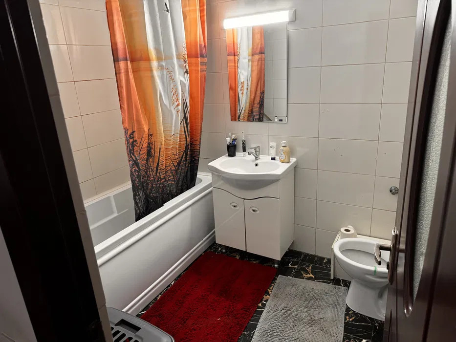 Apartament cu 2 camere, decomandat, 48 mp, parcare, zona Florilor