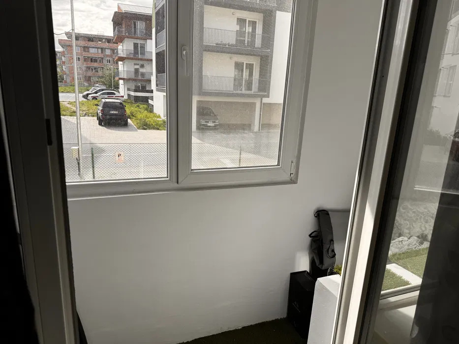 Apartament cu 2 camere, decomandat, 48 mp, parcare, zona Florilor