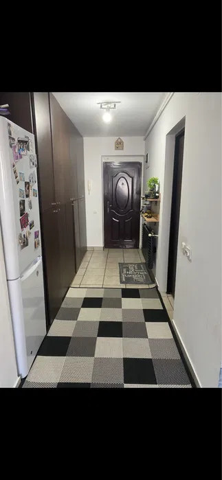 Apartament cu 2 camere, 43 mp, balcon, zona Stejarului