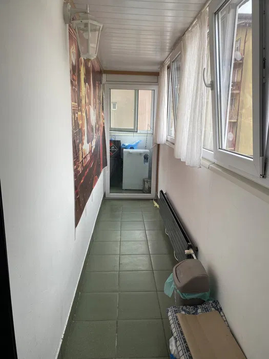 Apartament cu 2 camere, 43 mp, balcon, zona Stejarului