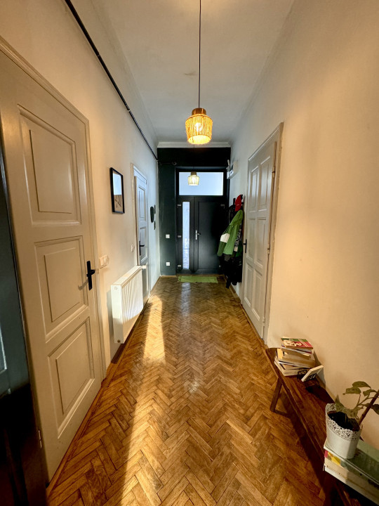 Apartament 4 camere, 86 mp, cladire istorica, la cheie, zona Camera de Comert