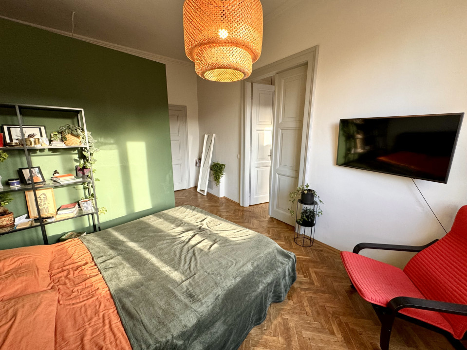 Apartament 4 camere, 86 mp, cladire istorica, la cheie, zona Camera de Comert