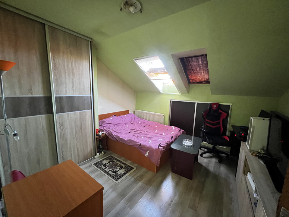 Apartament de  4 camere , 135 mp ,strada  Stejarului