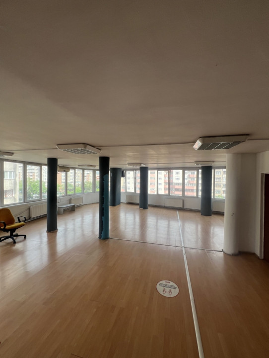 Spatiu Comercial de inchiriat pe 2 nivele, 200 MP, zona Piata Marasti 