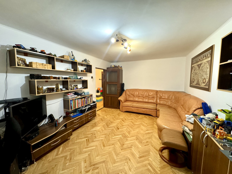 Apartament 3 camere decomandate, 65 mp, etaj intermediar, zona Kaufland Marasti