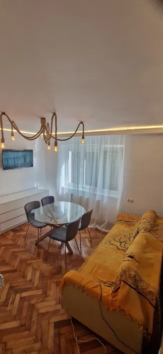 Apartament de vanzare cu 2 camere design Art Deco