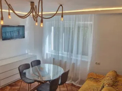 Apartament de vanzare cu 2 camere design Art Deco