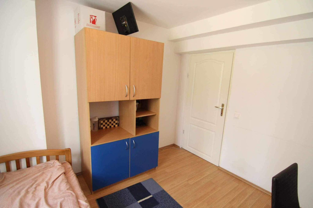 Apartament cu 3 camere,zona Iulius Mall