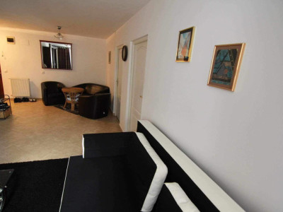 Apartament cu 3 camere,zona Iulius Mall