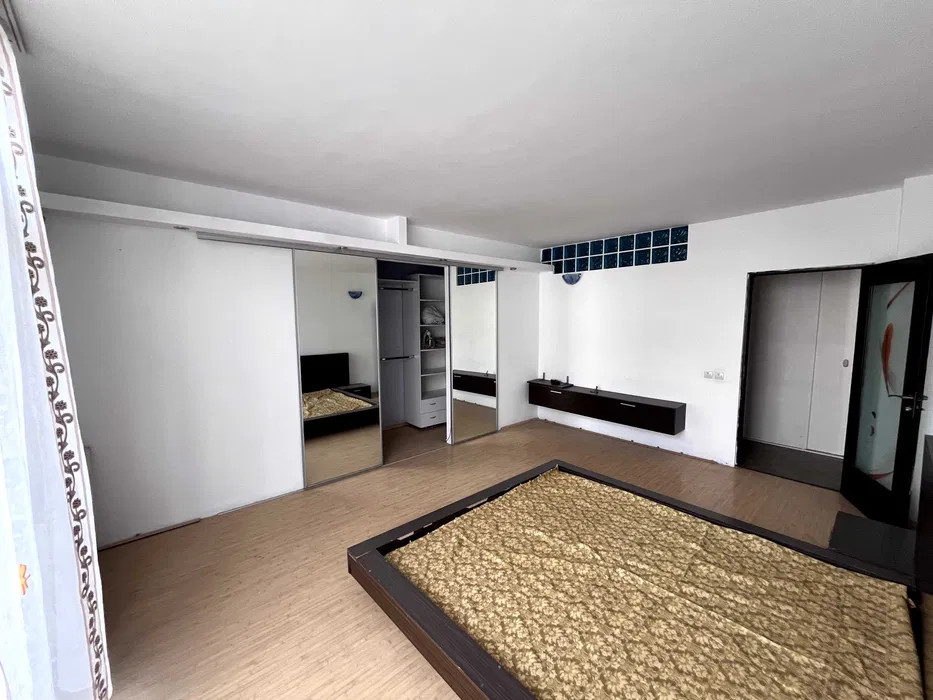 Apartament de 3 camere , 98,68 mp, zona tineretului