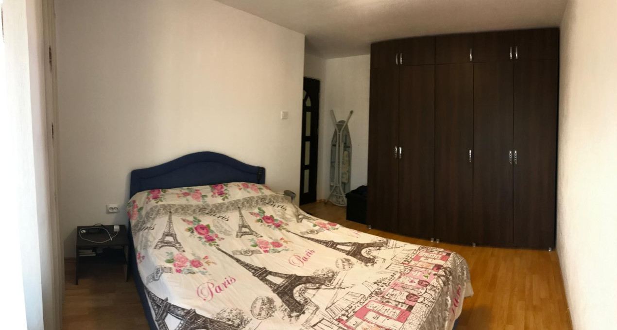 Apartament cu 3 camere, 65 mp, parcare, balcon, zona Teilor