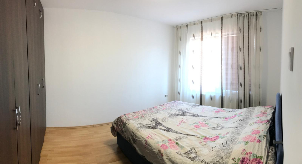 Apartament cu 3 camere, 65 mp, parcare, balcon, zona Teilor